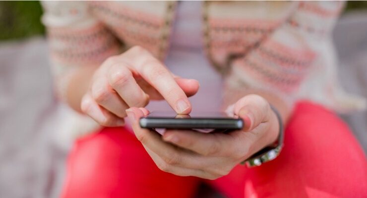 Summer camp distances kids from cell phone use